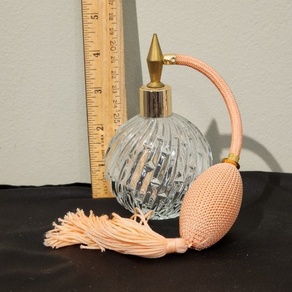 Vintage Clear Cut Glass Perfume Bottle with Atomizer - Picture 6 of 7